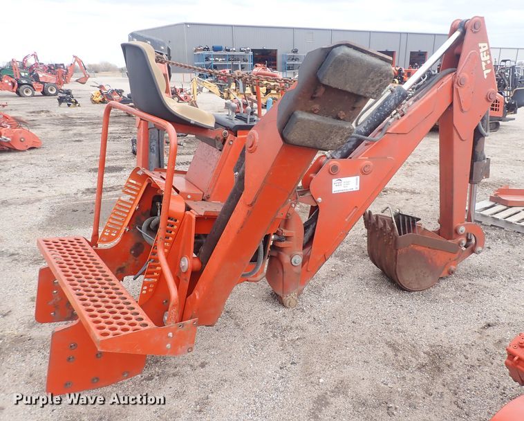 image for item DQ4905 2002 Ditch Witch A920  backhoe