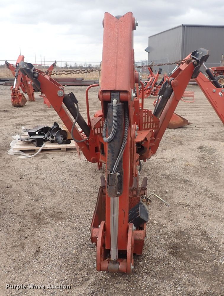 image for item DQ4905 2002 Ditch Witch A920  backhoe
