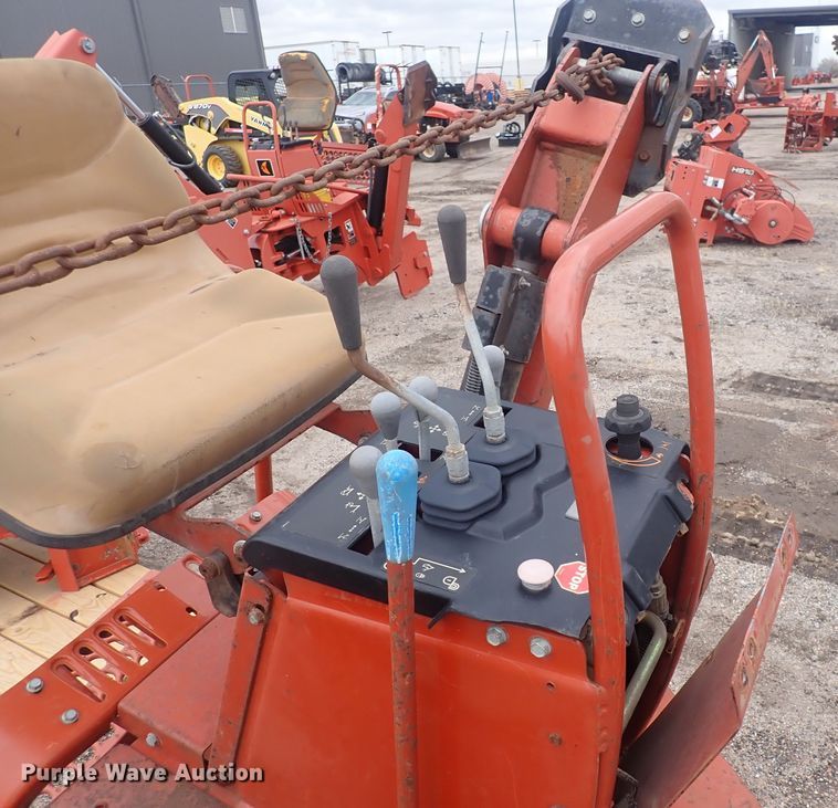 image for item DQ4905 2002 Ditch Witch A920  backhoe