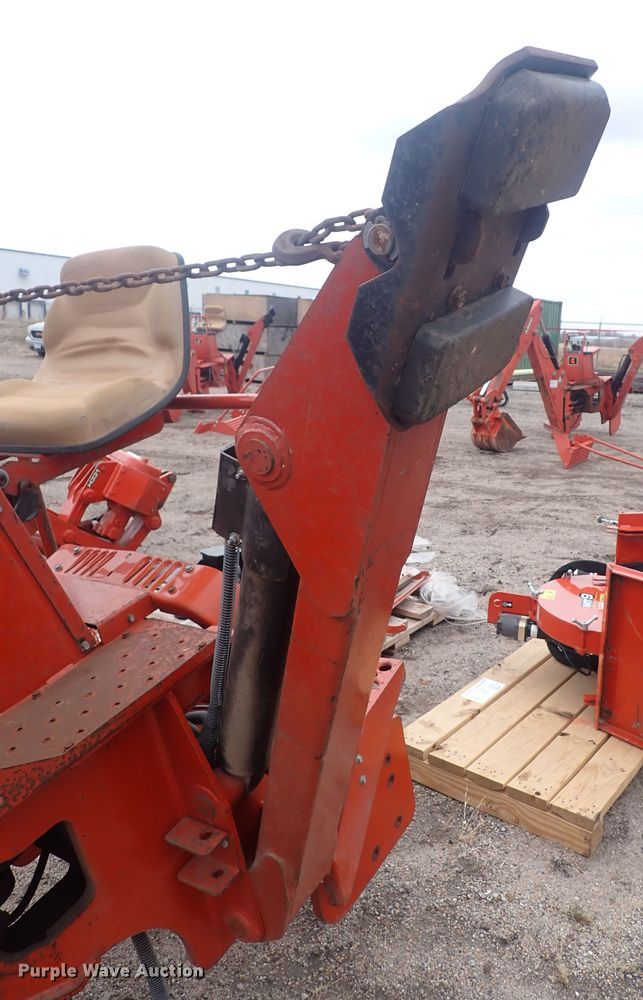 image for item DQ4905 2002 Ditch Witch A920  backhoe