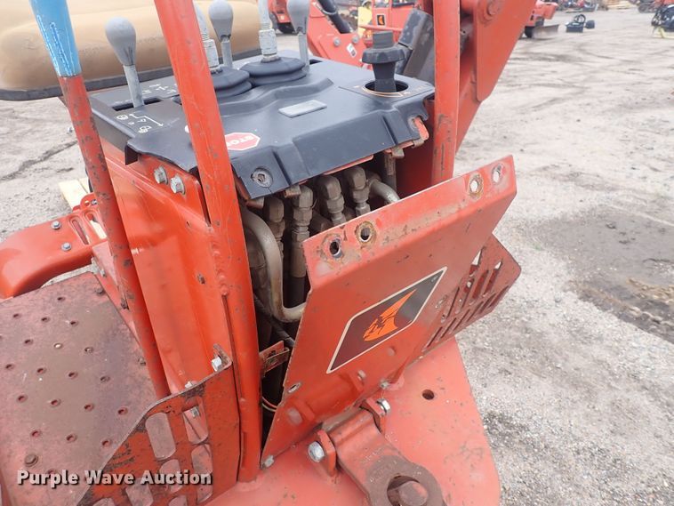 image for item DQ4905 2002 Ditch Witch A920  backhoe