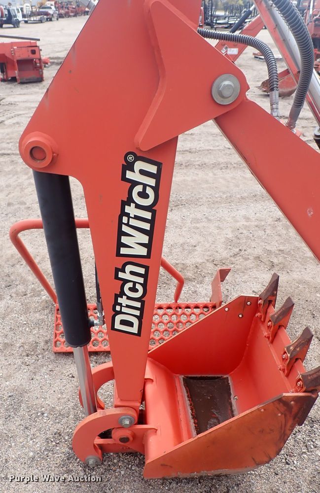 image for item DQ4909 2012 Ditch Witch A820  backhoe