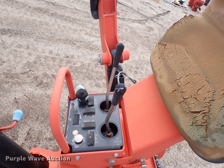 image for item DQ4909 2012 Ditch Witch A820  backhoe