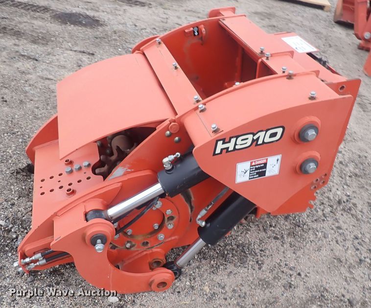 image for item DQ4911 2013 Ditch Witch H910  trencher