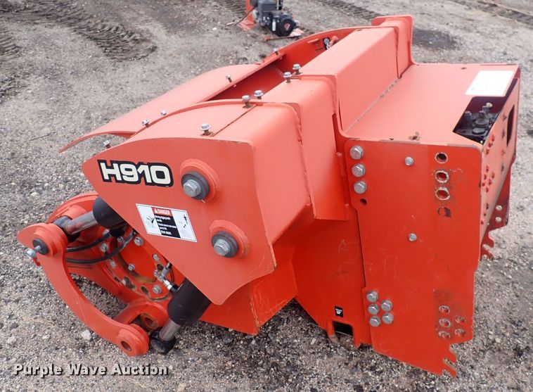 image for item DQ4911 2013 Ditch Witch H910  trencher