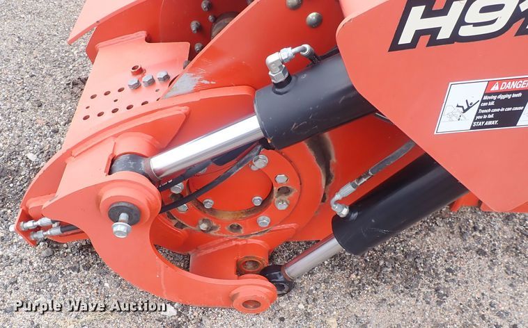 image for item DQ4911 2013 Ditch Witch H910  trencher