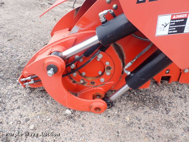 image for item DQ4911 2013 Ditch Witch H910  trencher