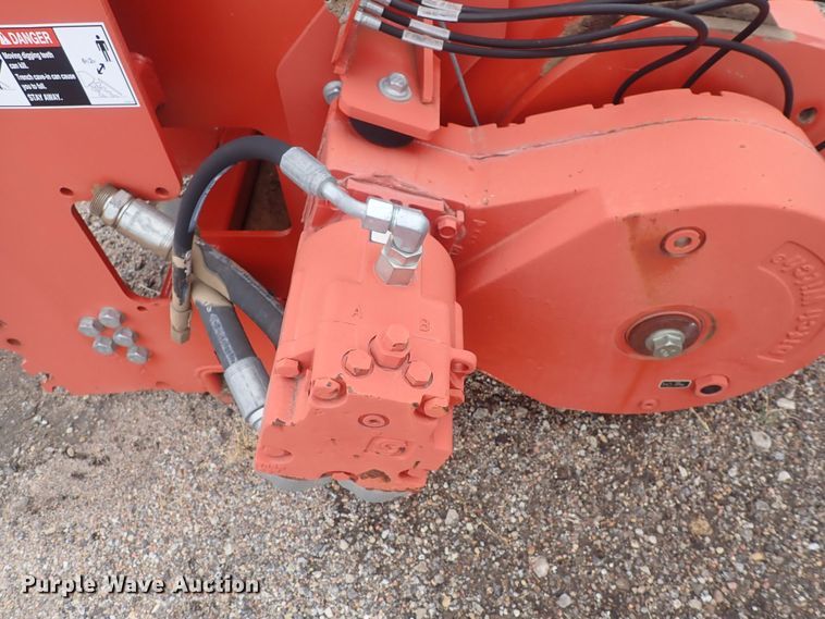 image for item DQ4911 2013 Ditch Witch H910  trencher