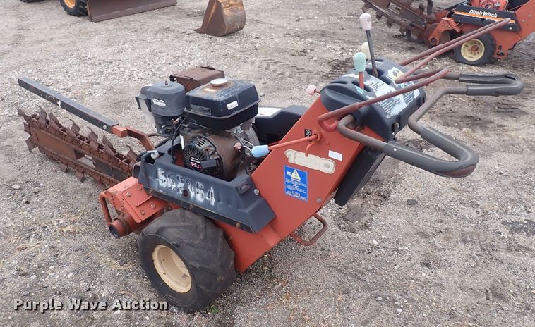 image for item DQ4914 2005 Ditch Witch 1230  trencher