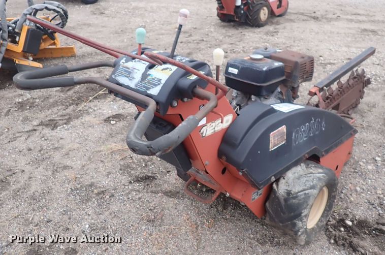 image for item DQ4914 2005 Ditch Witch 1230  trencher