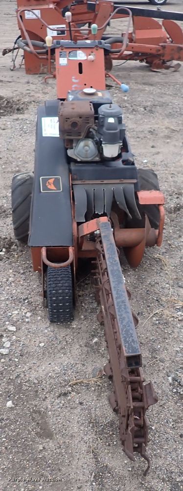 image for item DQ4914 2005 Ditch Witch 1230  trencher