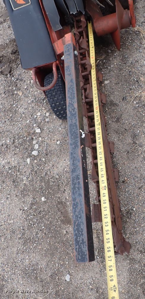 image for item DQ4914 2005 Ditch Witch 1230  trencher
