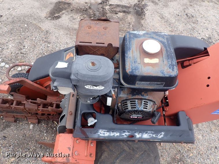 image for item DQ4914 2005 Ditch Witch 1230  trencher