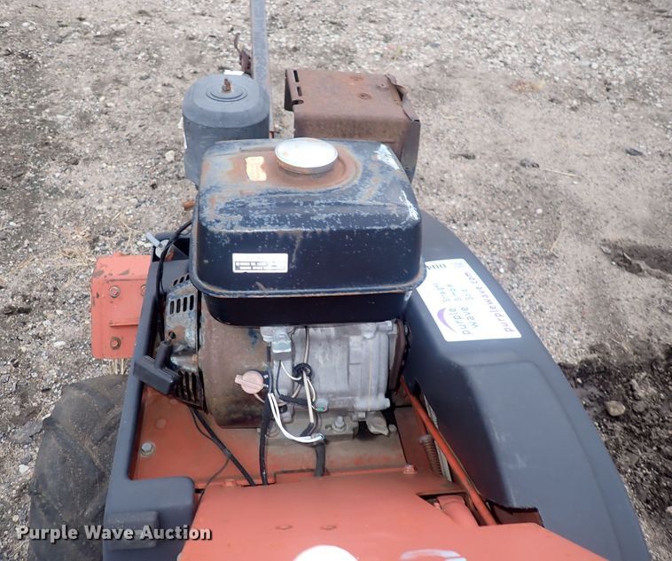 image for item DQ4914 2005 Ditch Witch 1230  trencher