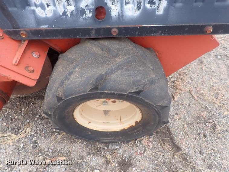image for item DQ4914 2005 Ditch Witch 1230  trencher