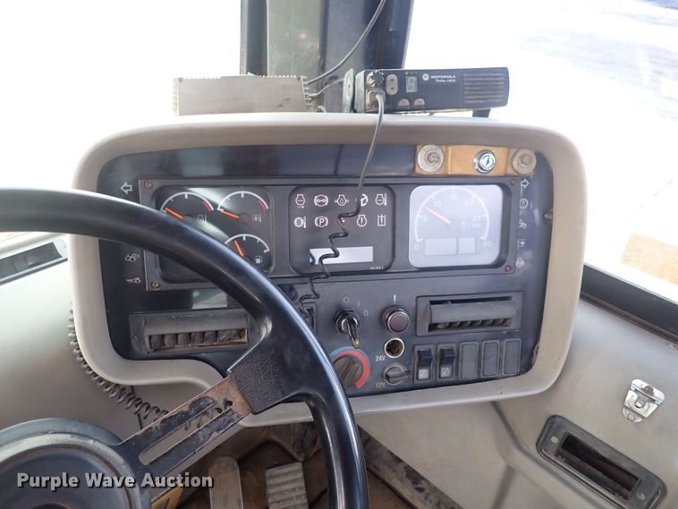 image for item DQ4923 2001 Caterpillar 623G  elevating scraper