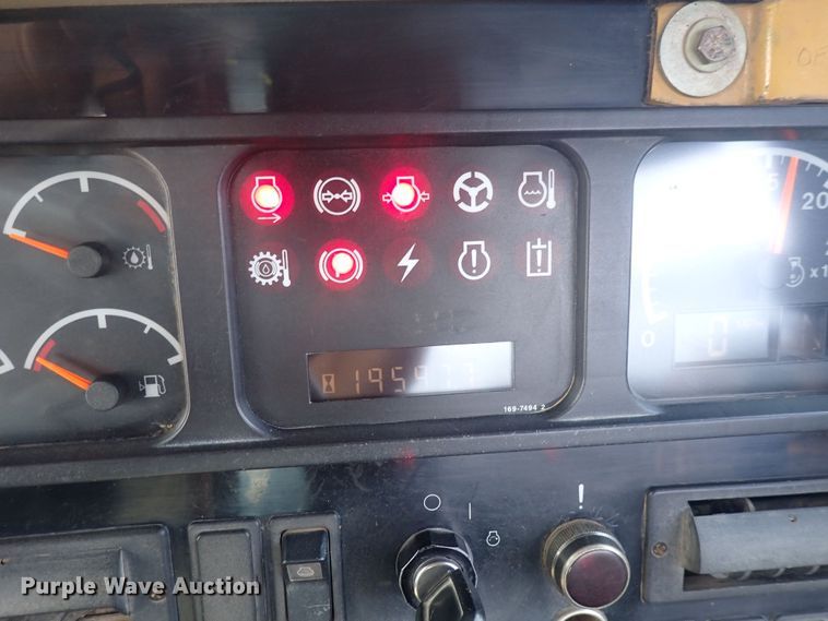 image for item DQ4923 2001 Caterpillar 623G  elevating scraper