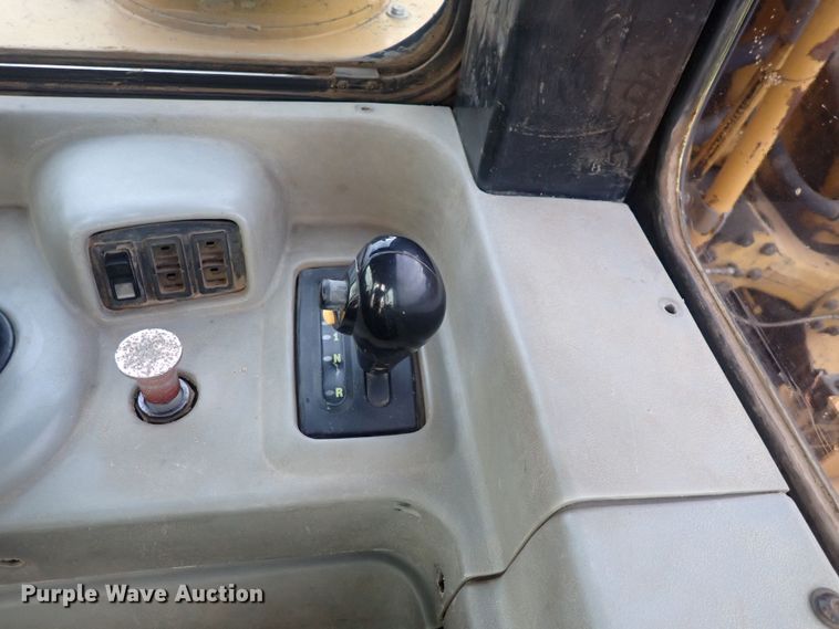 image for item DQ4923 2001 Caterpillar 623G  elevating scraper