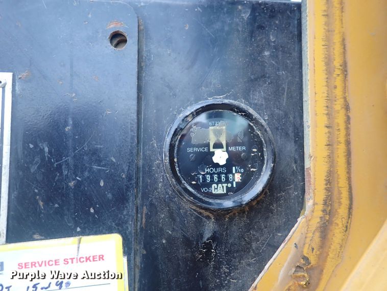 image for item DQ4923 2001 Caterpillar 623G  elevating scraper