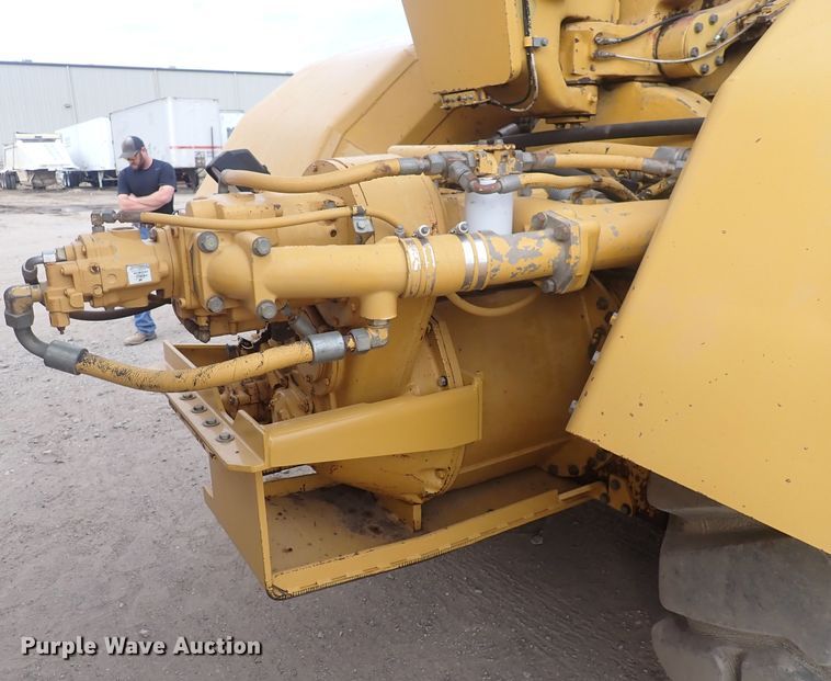 image for item DQ4923 2001 Caterpillar 623G  elevating scraper