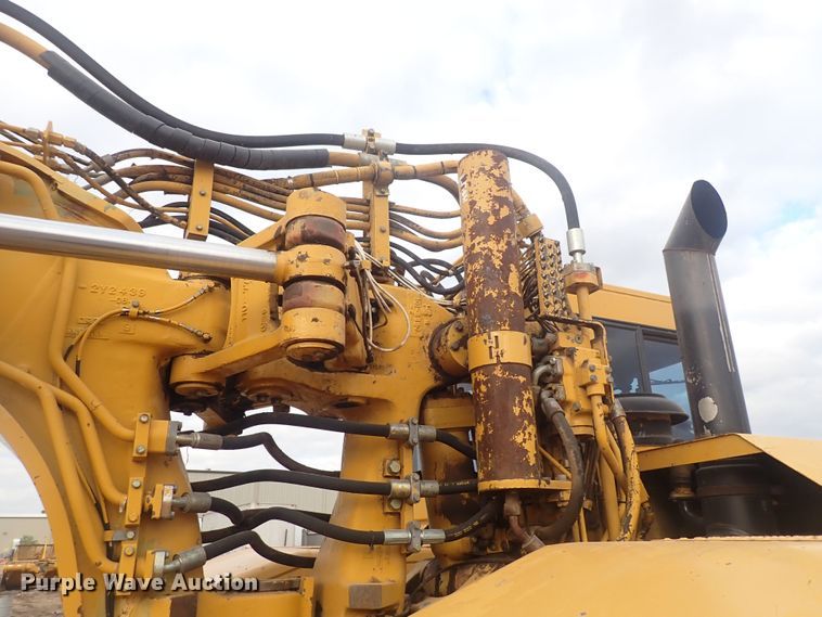 image for item DQ4923 2001 Caterpillar 623G  elevating scraper