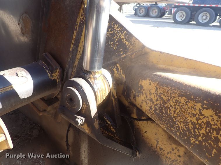 image for item DQ4923 2001 Caterpillar 623G  elevating scraper