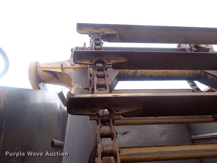 image for item DQ4923 2001 Caterpillar 623G  elevating scraper