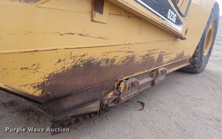 image for item DQ4923 2001 Caterpillar 623G  elevating scraper