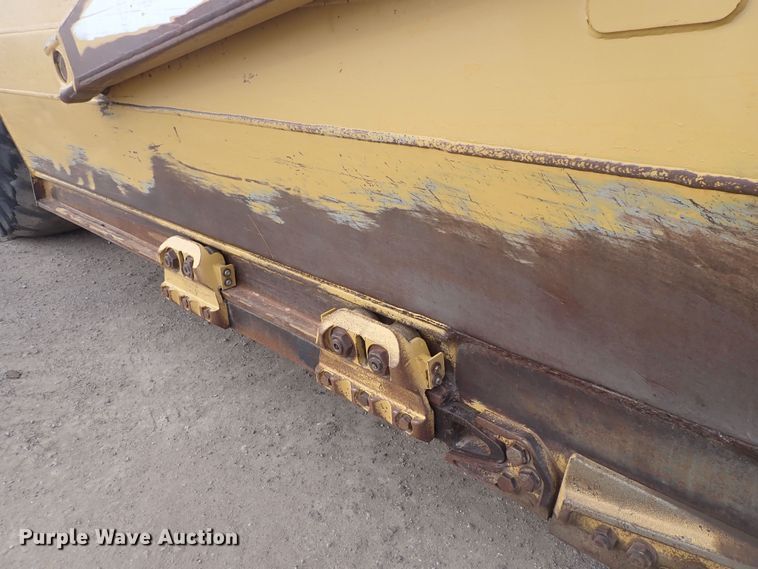 image for item DQ4923 2001 Caterpillar 623G  elevating scraper