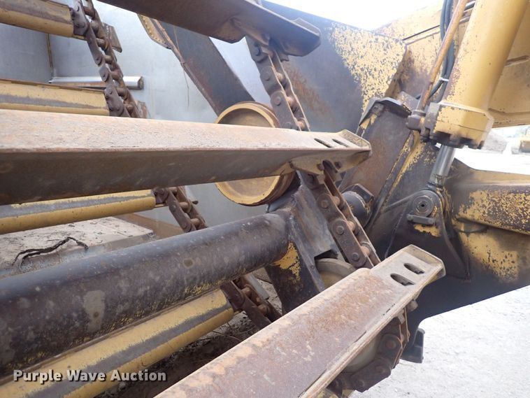 image for item DQ4923 2001 Caterpillar 623G  elevating scraper