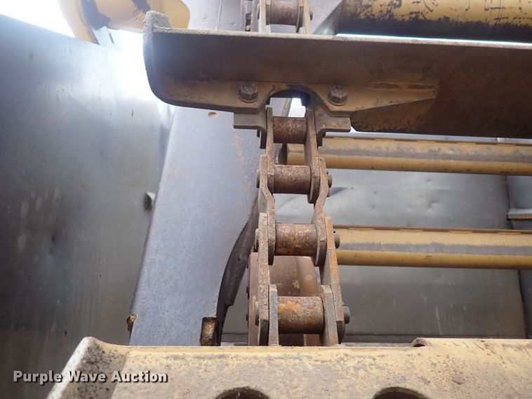 image for item DQ4923 2001 Caterpillar 623G  elevating scraper