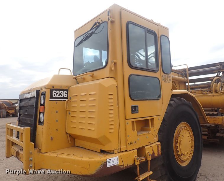 image for item DQ4923 2001 Caterpillar 623G  elevating scraper