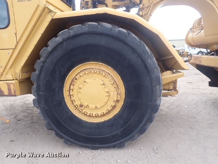 image for item DQ4923 2001 Caterpillar 623G  elevating scraper