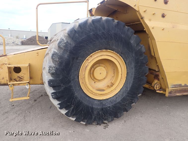 image for item DQ4923 2001 Caterpillar 623G  elevating scraper