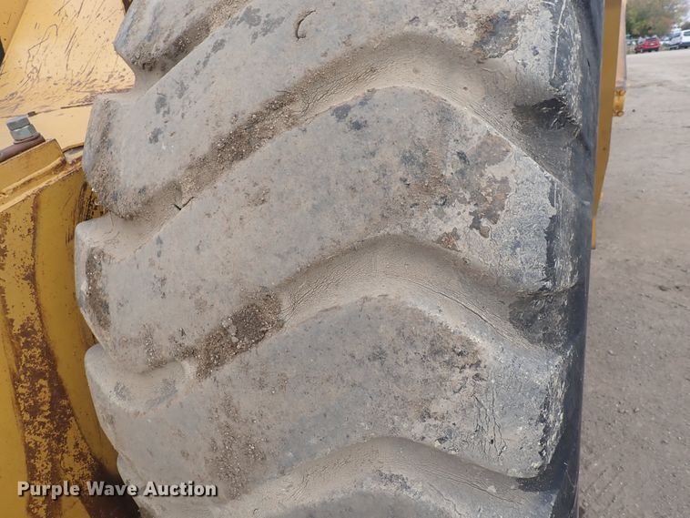 image for item DQ4923 2001 Caterpillar 623G  elevating scraper