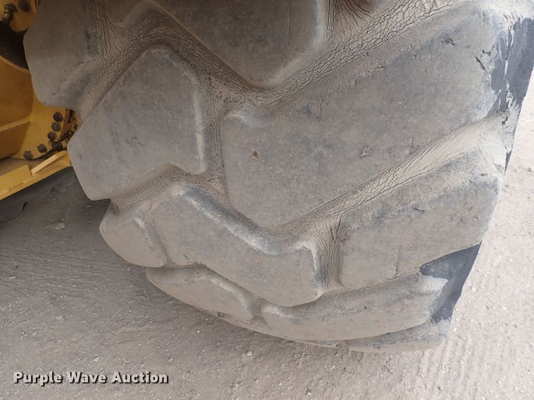 image for item DQ4923 2001 Caterpillar 623G  elevating scraper