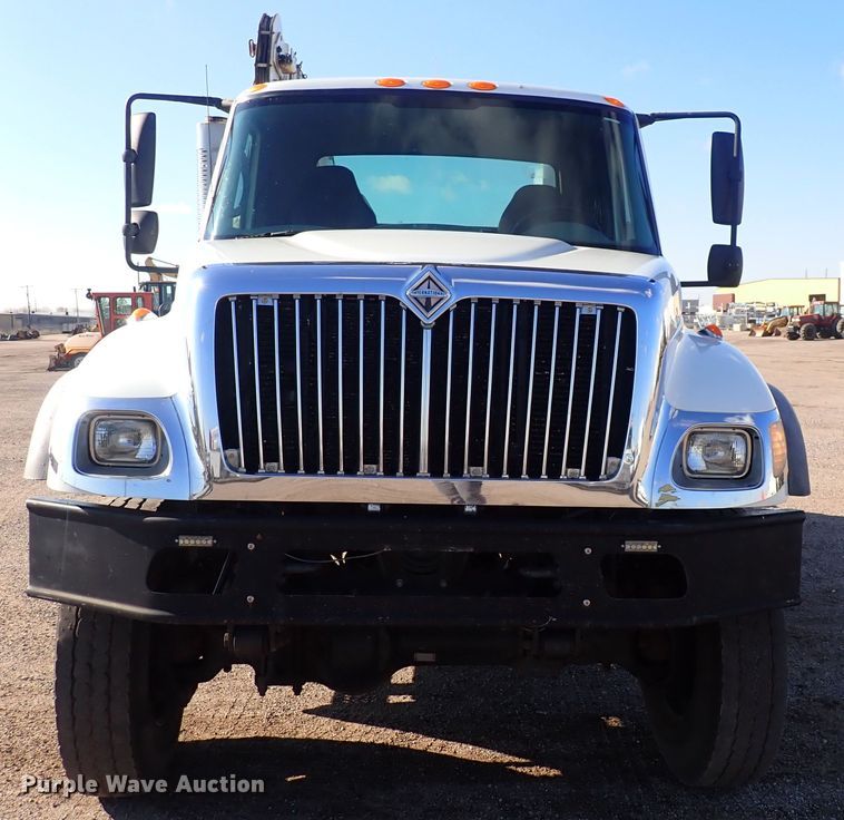 image for item DQ4938 2007 International 7300  utility / service truck