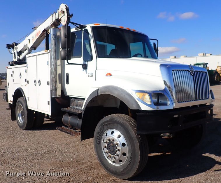 image for item DQ4938 2007 International 7300  utility / service truck