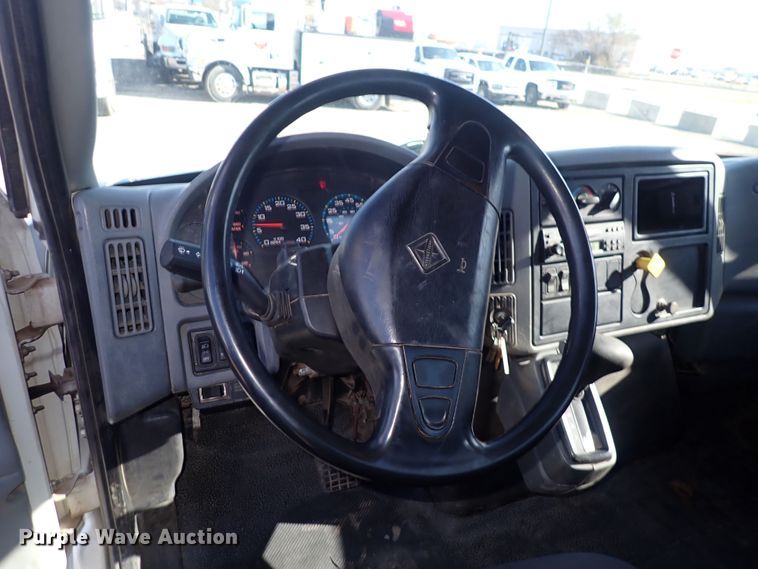 image for item DQ4938 2007 International 7300  utility / service truck