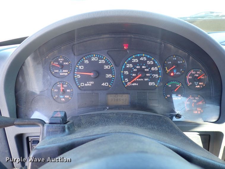 image for item DQ4938 2007 International 7300  utility / service truck