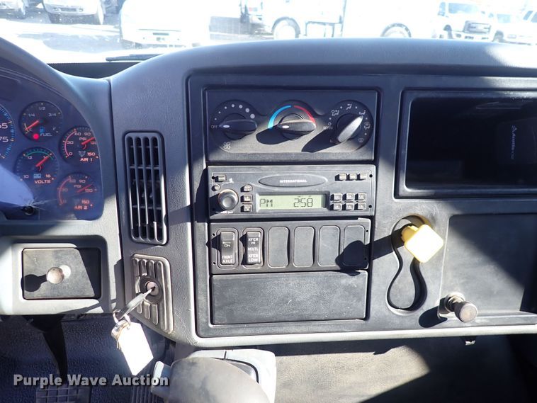 image for item DQ4938 2007 International 7300  utility / service truck