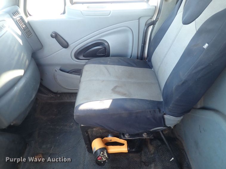 image for item DQ4938 2007 International 7300  utility / service truck