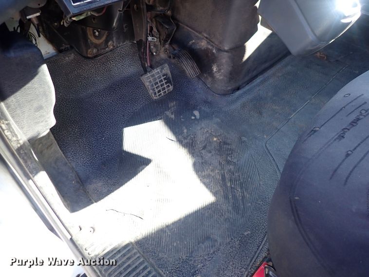 image for item DQ4938 2007 International 7300  utility / service truck