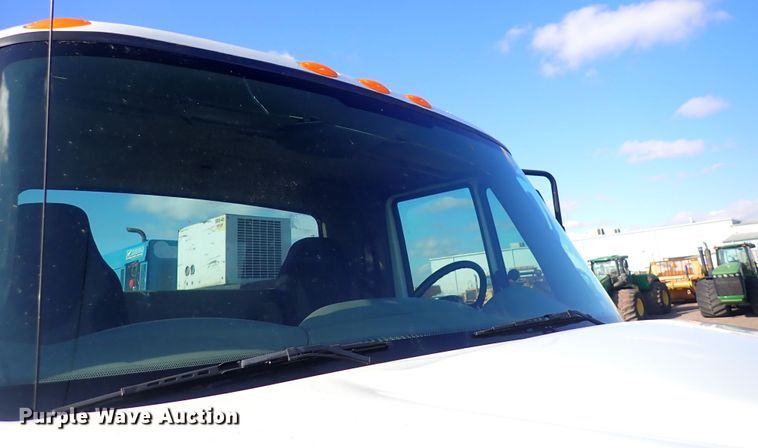 image for item DQ4938 2007 International 7300  utility / service truck