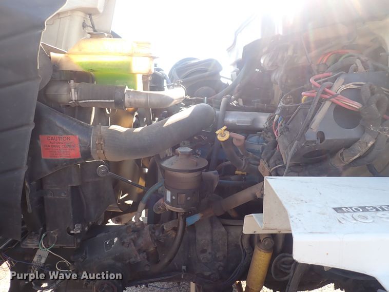 image for item DQ4938 2007 International 7300  utility / service truck