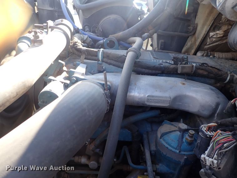 image for item DQ4938 2007 International 7300  utility / service truck