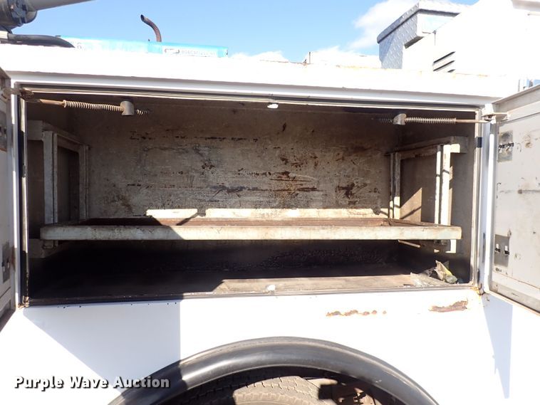 image for item DQ4938 2007 International 7300  utility / service truck