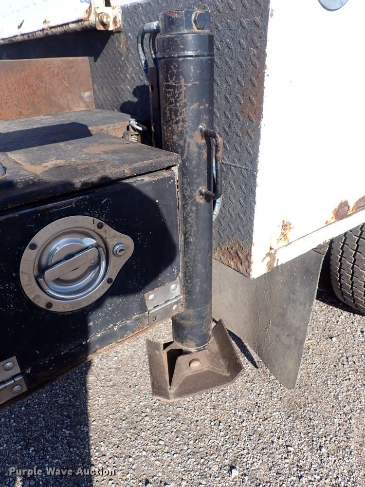 image for item DQ4938 2007 International 7300  utility / service truck