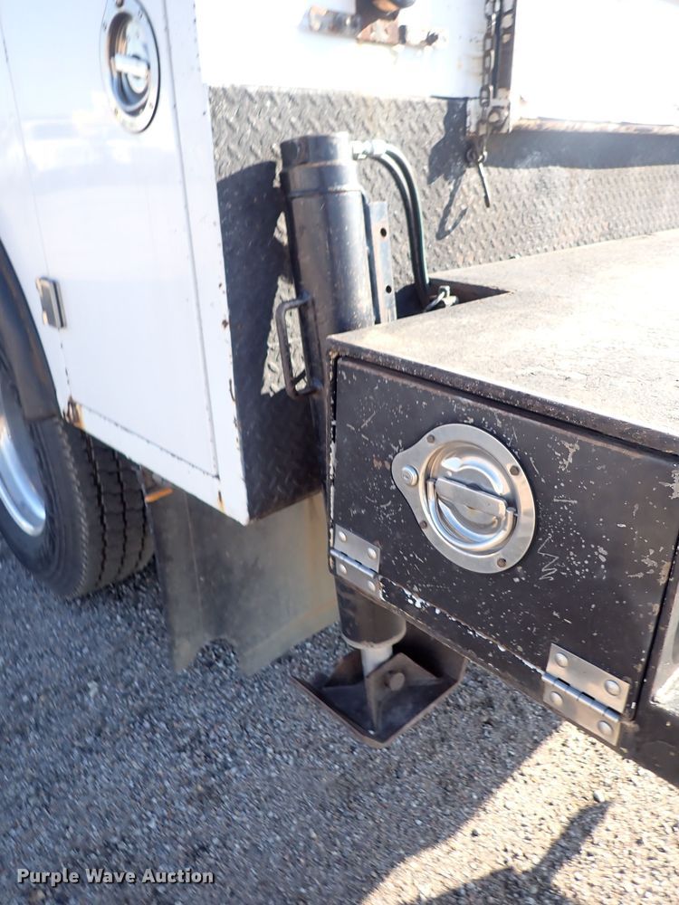 image for item DQ4938 2007 International 7300  utility / service truck