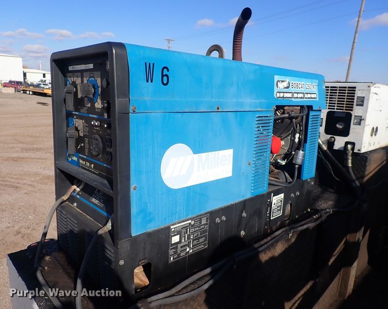 image for item DQ4938 2007 International 7300  utility / service truck